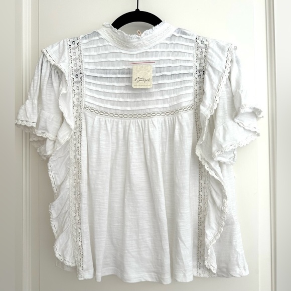 NWT LADIES FREE PEOPLE IVORY LACE RUFFLE  slubbed jersey BLOUSE SIZE XSmall - Picture 2 of 14